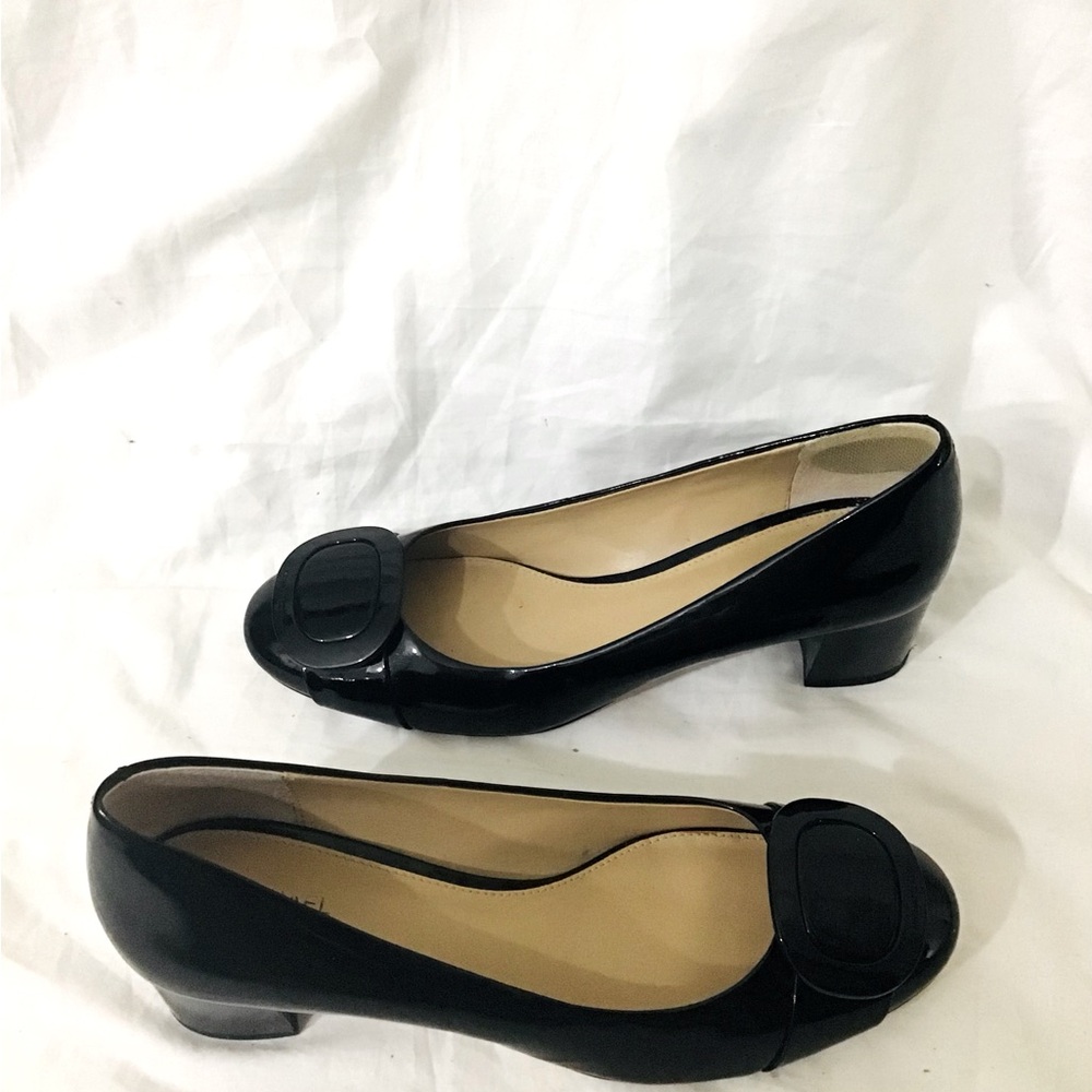 Michael Michael Kors Pauline Pump - Picture 12 of 14
